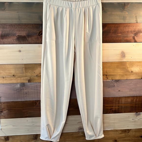 Pant/sweater set - Picture 3 of 5